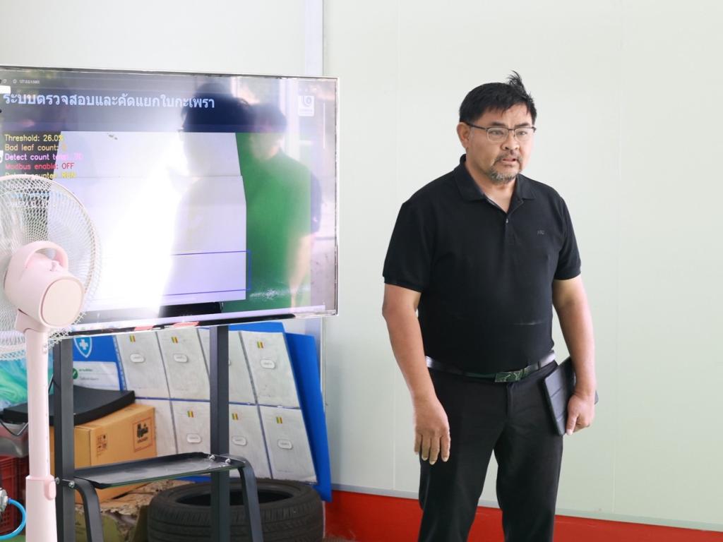 “รองอธิบดีดุสิต” ลงพื้นที่สุราษฎร์ฯ เยี่ยม Success Case ดีพร้อม ชู AI Automation ลดต้นทุน หนุน SME ฟื้นธุรกิจด้วยการตลาดดิจิทัล