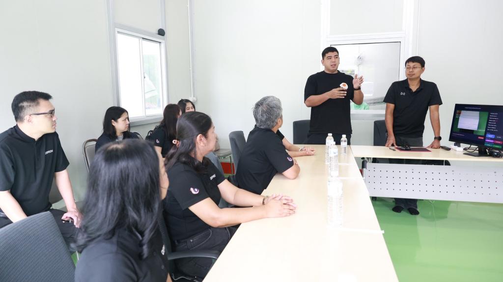 “รองอธิบดีดุสิต” ลงพื้นที่สุราษฎร์ฯ เยี่ยม Success Case ดีพร้อม ชู AI Automation ลดต้นทุน หนุน SME ฟื้นธุรกิจด้วยการตลาดดิจิทัล