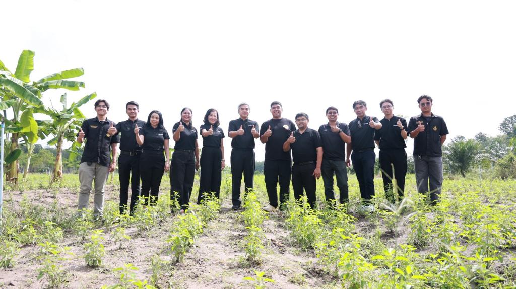 “รองอธิบดีดุสิต” ลงพื้นที่สุราษฎร์ฯ เยี่ยม Success Case ดีพร้อม ชู AI Automation ลดต้นทุน หนุน SME ฟื้นธุรกิจด้วยการตลาดดิจิทัล