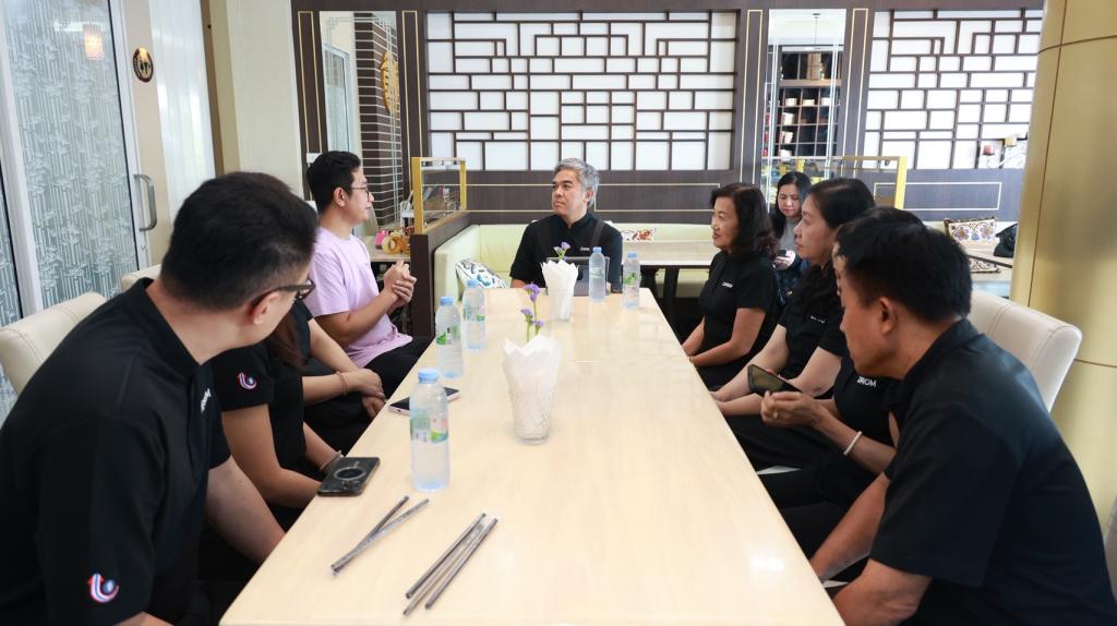 “รองอธิบดีดุสิต” ลงพื้นที่สุราษฎร์ฯ เยี่ยม Success Case ดีพร้อม ชู AI Automation ลดต้นทุน หนุน SME ฟื้นธุรกิจด้วยการตลาดดิจิทัล
