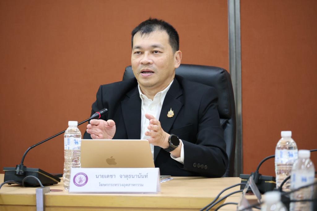 “รองอธิบดีดุสิต” ร่วมประชุม ทีมโฆษกกระทรวงอุตฯ ลุยสื่อสารเชิงรุก! ผนึกทุกหน่วยงานส่งต่อข่าวสารถึงประชาชน