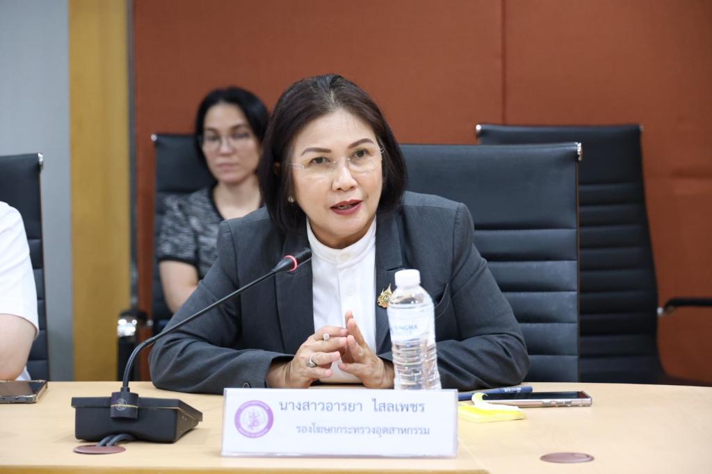 “รองอธิบดีดุสิต” ร่วมประชุม ทีมโฆษกกระทรวงอุตฯ ลุยสื่อสารเชิงรุก! ผนึกทุกหน่วยงานส่งต่อข่าวสารถึงประชาชน