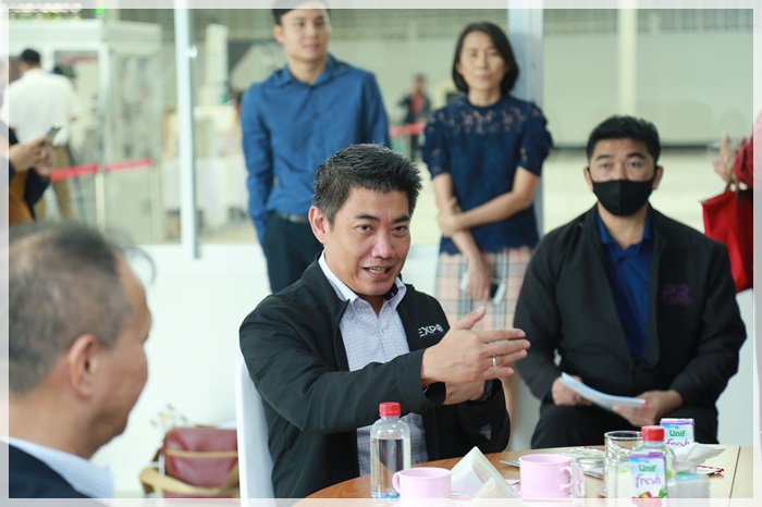 “รสอ.ภาสกร” นำคณะสื่อมวลชนบุกเมืองอุบลฯ ชมต้นแบบบริษัทฯ ระบบออโตเมชัน พร้อมเร่งผลักดันผู้ประกอบการไทยสู่อุตสาหกรรมอัจฉริยะ