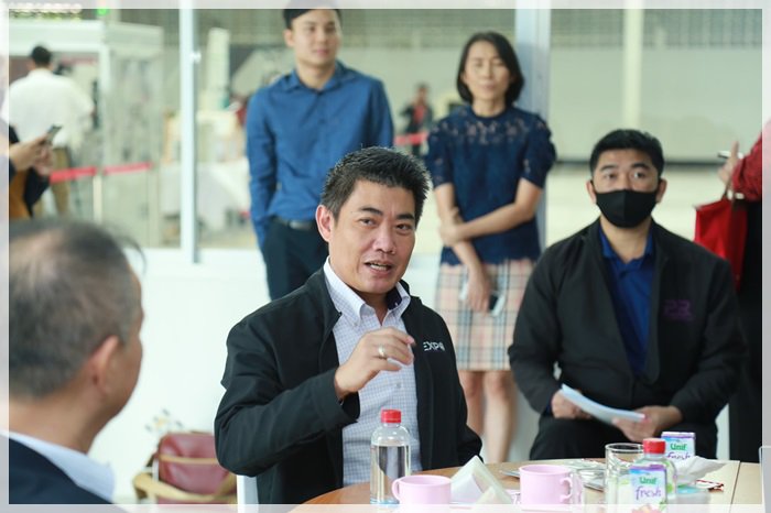 “รสอ.ภาสกร” นำคณะสื่อมวลชนบุกเมืองอุบลฯ ชมต้นแบบบริษัทฯ ระบบออโตเมชัน พร้อมเร่งผลักดันผู้ประกอบการไทยสู่อุตสาหกรรมอัจฉริยะ