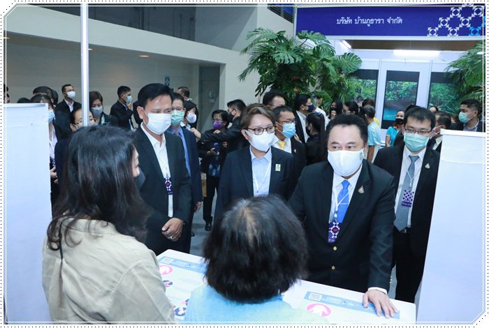 “อธิบดีณัฐพล” ร่วมเปิดงานตลาดนัด SME “เราช่วยไทย ไทยช่วยกัน” ยกขบวนสินค้าและบริการมาให้ ชิม เที่ยว ช้อป พร้อมไอเดียต่อยอดธุรกิจเอสเอ็มอี