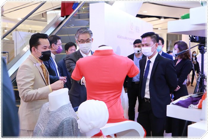 กสอ. ร่วมกับ สถาบันฯสิ่งทอ โชว์ผล Thailand Textile Tag ยกระดับอุตสาหกรรมสิ่งทอ คาดสร้างมูลค่าเพิ่มเศรษฐกิจกว่า 60 ล้านบาท