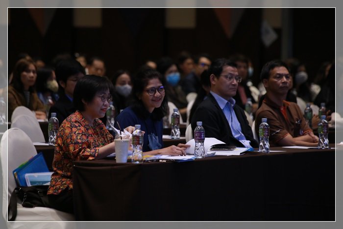 “อธิบดีณัฐพล” มอบนโยบายและแนวทางการดำเนินงาน ปี 64 พร้อมผนึกกำลังชาว กสอ. ปักธงเสริมแกร่งศักยภาพผู้ประกอบการไทย