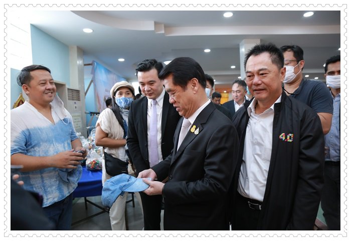 "สุริยะ" ดึง กสอ.เปิดคอร์สระยะสั้นผลิตผ้ามัดย้อม ลงพื้นที่ชุมชนบางแคเพิ่มรายได้-สร้างอาชีพใหม่