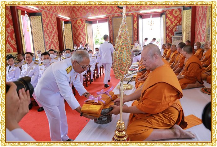 “อธิบดีณัฐพล” นำเหล่าข้าราชการ กสอ. ร่วมถวายผ้าพระกฐินพระราชทาน ณ วัดคฤหบดี