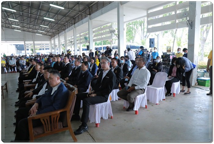 “อธิบดีณัฐพล” ร่วมคณะ “รมว.สุริยะ” ประชุมใหญ่สามัญเพื่อเกษตรภาคตะวันออก พร้อมมอบเครื่องสางใบอ้อยให้แก่เกษตรกรชาวไร่อ้อย จ.ชลบุรี