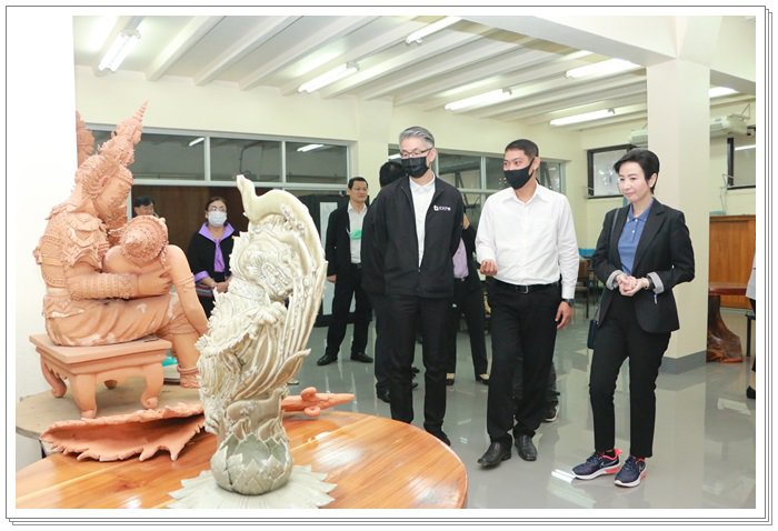 “อธิบดีณัฐพล” บินตรงเมืองรถม้า ตรวจเยี่ยมและมอบนโยบายแก่บุคลากร ศว.กสอ. พร้อมเน้นย้ำการปรับกระบวนการทำงานให้เกิดประสิทธิผลสูงสุด