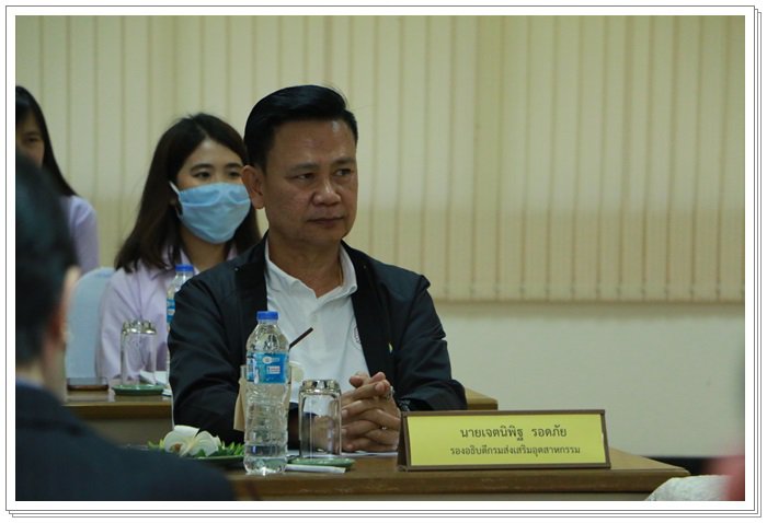 “อธิบดีณัฐพล” บินตรงเมืองรถม้า ตรวจเยี่ยมและมอบนโยบายแก่บุคลากร ศว.กสอ. พร้อมเน้นย้ำการปรับกระบวนการทำงานให้เกิดประสิทธิผลสูงสุด