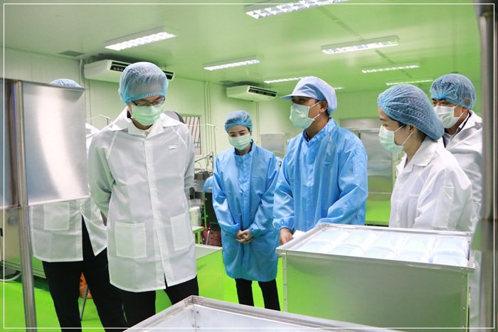 "อธิบดีณัฐพล" ตรวจเยี่ยมสถานประกอบการด้านการแพทย์ถิ่นลำพูน 