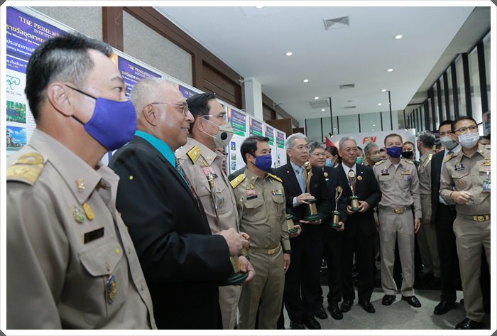 นรม. มอบ 79 รางวัลอุตสาหกรรม ประจำปี 2563 พร้อมเดินหน้าขับเคลื่อนอุตสาหกรรมไทยอย่างเต็มสูบ