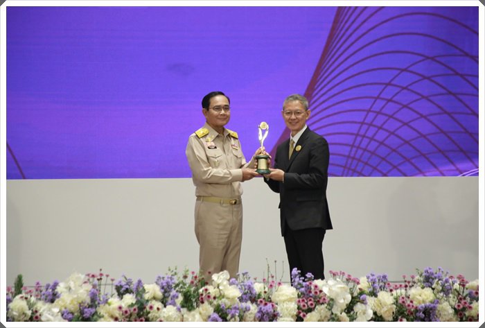 นรม. มอบ 79 รางวัลอุตสาหกรรม ประจำปี 2563 พร้อมเดินหน้าขับเคลื่อนอุตสาหกรรมไทยอย่างเต็มสูบ