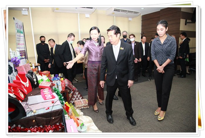 “อธิบดีณัฐพล” ร่วมแถลงข่าว กระทรวงอุตฯ จัดแคมเปญมอบของขวัญปีใหม่ 2564 ยกขบวนสินค้าราคาโรงงาน คาดมีเงินสะพัดกว่า 50 ล้านบาท