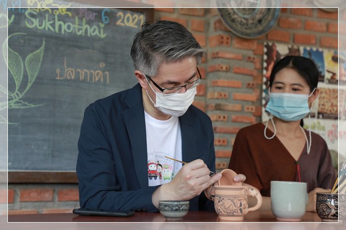 กสอ. ผนึกกำลัง ก.ยุติธรรม สทบ. ลุยเมืองเก่าฯ สุโขทัย  เดินหน้าถอดรหัสอัตลักษณ์ ปั้น 20 “ผลิตภัณฑ์แห่งการให้โอกาส” ตั้งเป้ากระตุ้นรายได้ชุมชนกว่า 10 ล้านบาท
