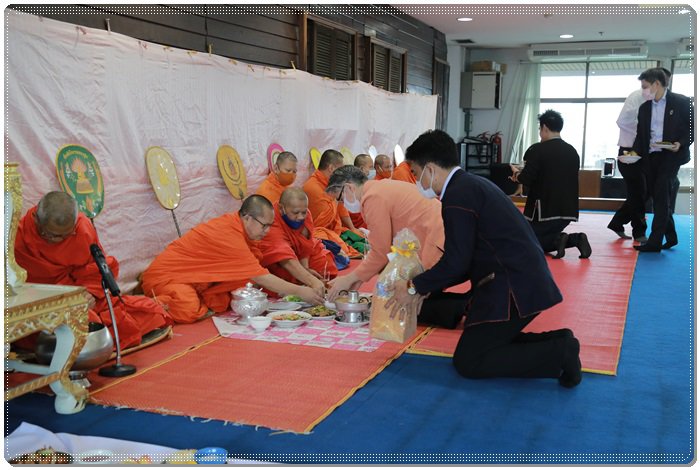 “อธิบดีณัฐพล” นำพลพรรค กสอ. บวรสรวงสิ่งศักดิ์สิทธิ์และทำบุญ ครบรอบ 79 ปี กช.กสอ.