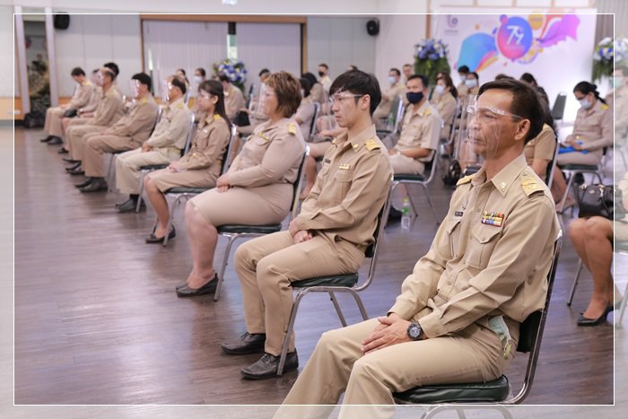 “อธิบดีณัฐพล” มอบโล่และประกาศเกียรติคุณ “คนดี ศรี กสอ.” แก่ข้าราชการและเจ้าหน้าที่ กสอ. ประจำปี 2563
