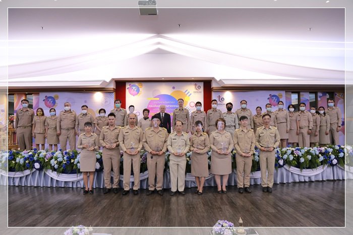 “อธิบดีณัฐพล” มอบโล่และประกาศเกียรติคุณ “คนดี ศรี กสอ.” แก่ข้าราชการและเจ้าหน้าที่ กสอ. ประจำปี 2563