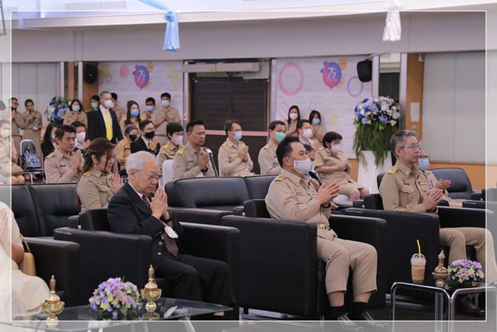 “แม่ทัพ กสอ.” นำพลพรรคทำบุญเลี้ยงพระ เนื่องในโอกาสครบรอบ 79 ปี กสอ. 