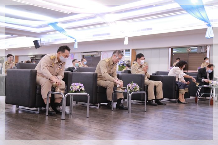 “แม่ทัพ กสอ.” นำพลพรรคทำบุญเลี้ยงพระ เนื่องในโอกาสครบรอบ 79 ปี กสอ. 