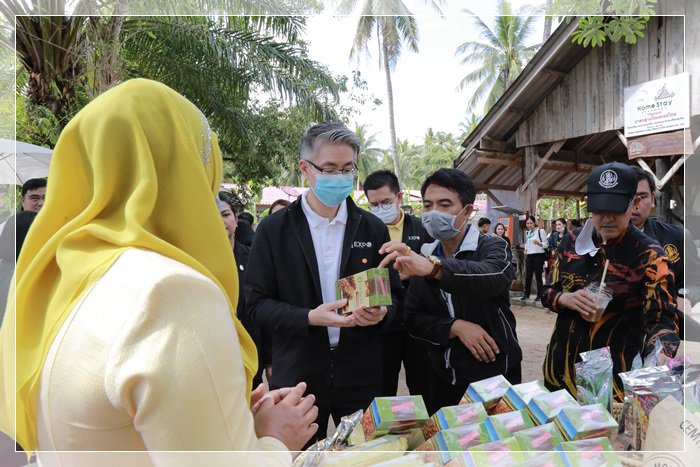 “อธิบดีณัฐพล” บินตรงเมืองคอน ชมต้นแบบชุมชน CIV พร้อมดึงนักศึกษาต่อยอดอัตลักษณ์วิถีถิ่นเชื่อมโยงการท่องเที่ยวผ่านพลังโซเชียลมีเดีย 