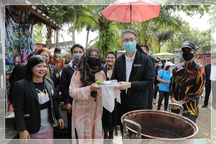“อธิบดีณัฐพล” บินตรงเมืองคอน ชมต้นแบบชุมชน CIV พร้อมดึงนักศึกษาต่อยอดอัตลักษณ์วิถีถิ่นเชื่อมโยงการท่องเที่ยวผ่านพลังโซเชียลมีเดีย 