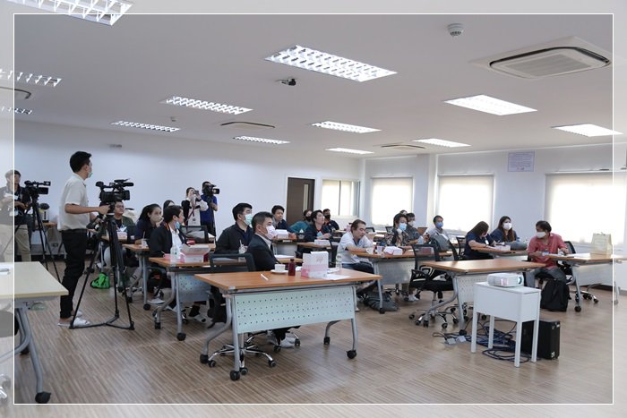 ดีพร้อมลงพื้นที่กรุงเก่า โชว์ผลสำเร็จปั้น SMEs สู่ B2C ฝ่าวิกฤตโควิด-19 พร้อมงัดไม้เด็ด STI 3 มาตรการ ช่วยธุรกิจไทยเต็มเหนี่ยว