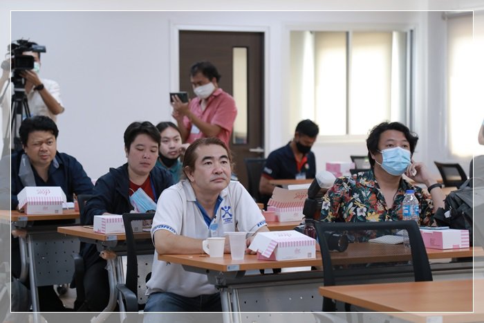 ดีพร้อมลงพื้นที่กรุงเก่า โชว์ผลสำเร็จปั้น SMEs สู่ B2C ฝ่าวิกฤตโควิด-19 พร้อมงัดไม้เด็ด STI 3 มาตรการ ช่วยธุรกิจไทยเต็มเหนี่ยว