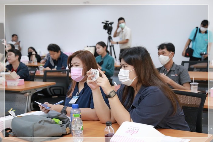 ดีพร้อมลงพื้นที่กรุงเก่า โชว์ผลสำเร็จปั้น SMEs สู่ B2C ฝ่าวิกฤตโควิด-19 พร้อมงัดไม้เด็ด STI 3 มาตรการ ช่วยธุรกิจไทยเต็มเหนี่ยว