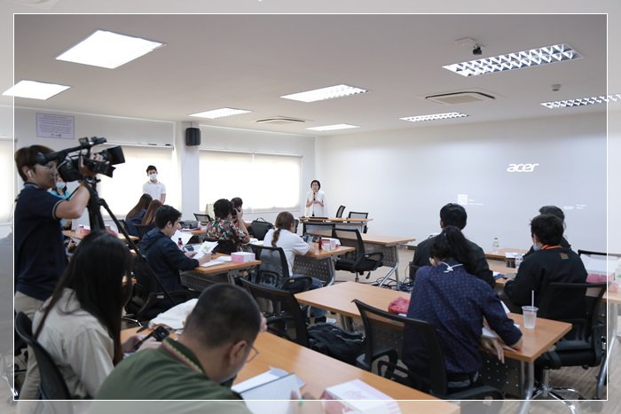 ดีพร้อมลงพื้นที่กรุงเก่า โชว์ผลสำเร็จปั้น SMEs สู่ B2C ฝ่าวิกฤตโควิด-19 พร้อมงัดไม้เด็ด STI 3 มาตรการ ช่วยธุรกิจไทยเต็มเหนี่ยว