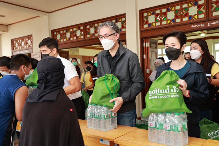 “อธิบดีณัฐพล” นำคณะดีพร้อม ลงพื้นที่กรุงเก่า ส่งมอบ “ถุงปันน้ำใจ” ให้ผู้ประสบอุกภัย