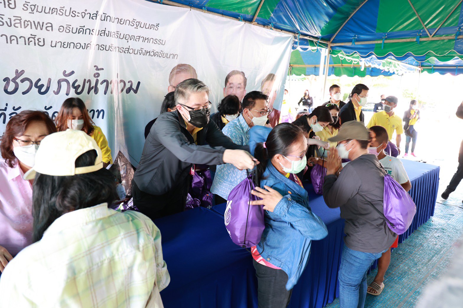 “อธิบดีณัฐพล” นำพลพรรคดีพร้อม ร่วมทีมจังหวัดชัยนาท นายกฯ อนุสรณ์ รุดลงพื้นที่ ต.หาดอาษา (จุดที่ 2) อ.สรรพยา จ.ชัยนาท