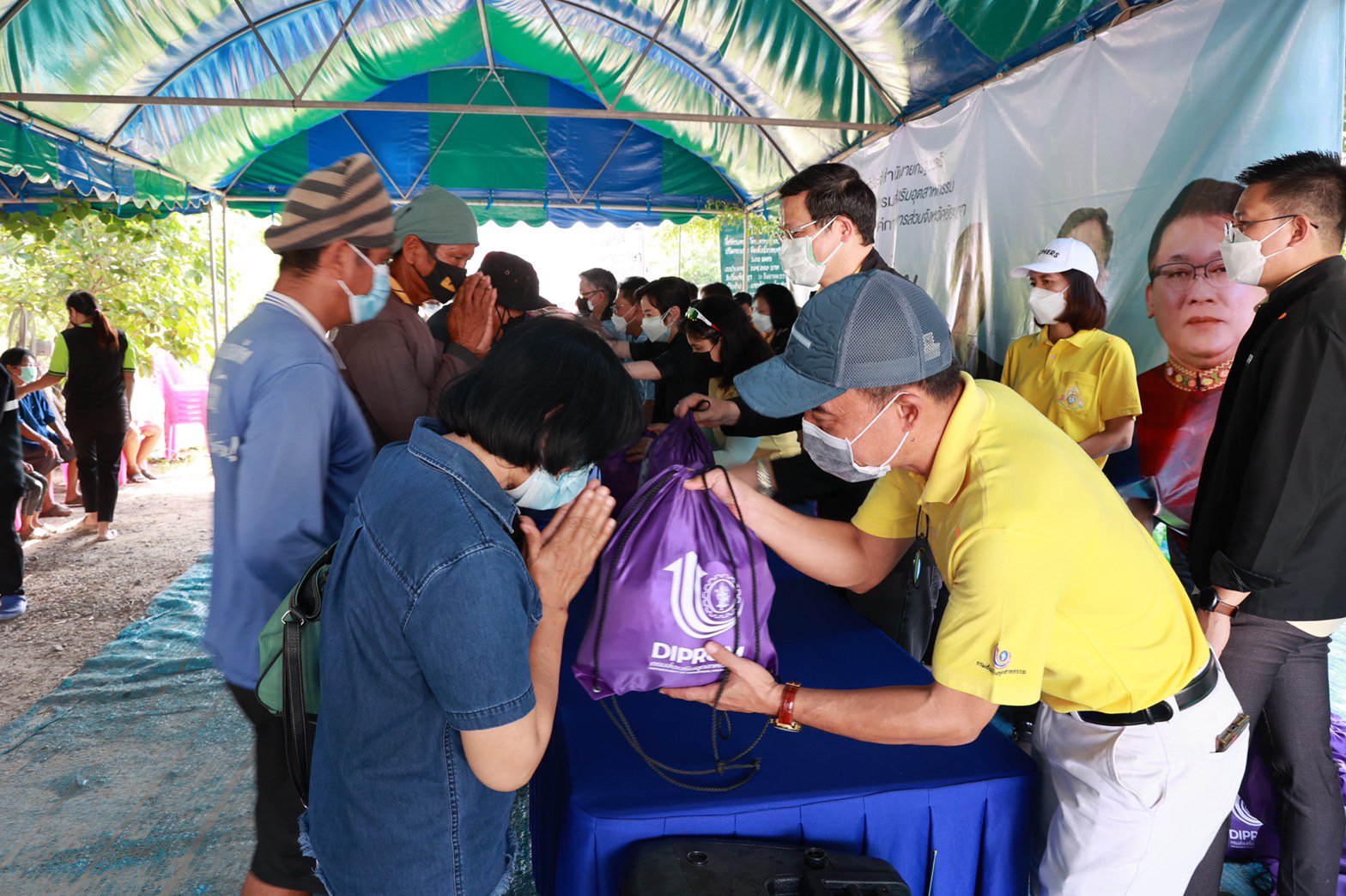 “อธิบดีณัฐพล” นำพลพรรคดีพร้อม ร่วมทีมจังหวัดชัยนาท นายกฯ อนุสรณ์ รุดลงพื้นที่ ต.หาดอาษา (จุดที่ 2) อ.สรรพยา จ.ชัยนาท
