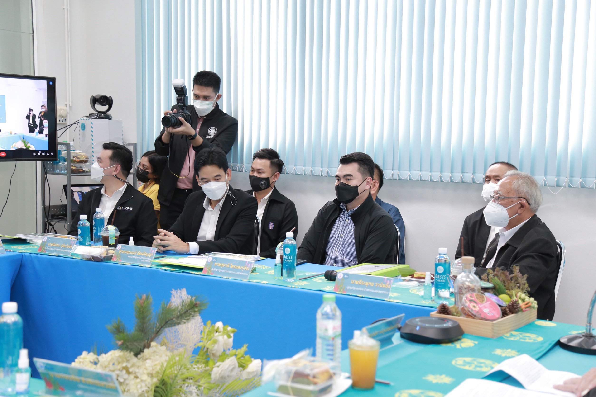 “แม่ทัพณัฐพล” นำทีม ดีพร้อม ร่วมคณะ รมว.อุตฯ เยี่ยมชมสถานประกอบการ จ.กระบี่ เพื่อยกระดับผลิตภัณฑ์เพิ่มมูลค่าของฝากของที่ระลึก