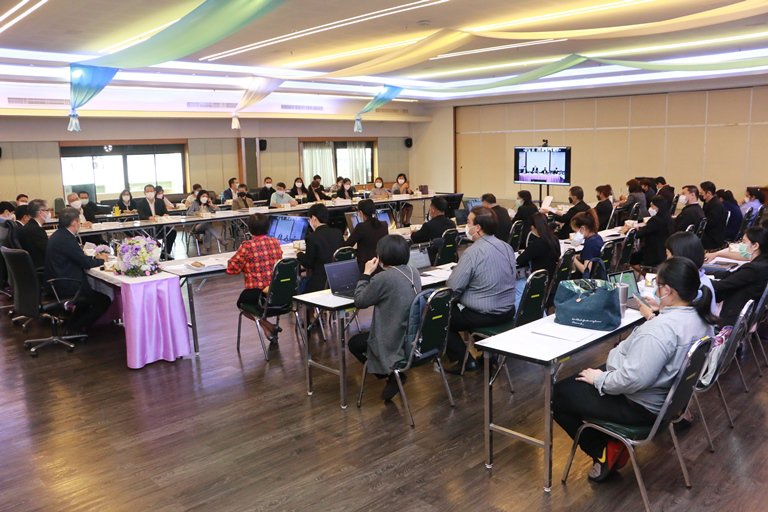 “อธิบดีณัฐพล” นำทีมดีพร้อมประชุมแนวทางการติดตามผลงบฯ ปี 65 พร้อมมอบนโยบายการจัดทำคำของบฯ ปี 66  