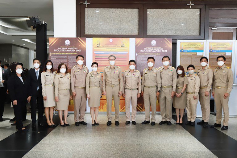 นรม. มอบ 63 รางวัลอุตสาหกรรม ประจำปี 2564 พร้อมเดินหน้าขับเคลื่อนอุตสาหกรรมไทยสู่ความมั่งคั่งและยั่งยืน
