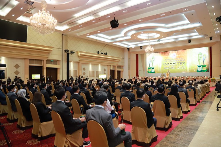 นรม. มอบ 63 รางวัลอุตสาหกรรม ประจำปี 2564 พร้อมเดินหน้าขับเคลื่อนอุตสาหกรรมไทยสู่ความมั่งคั่งและยั่งยืน