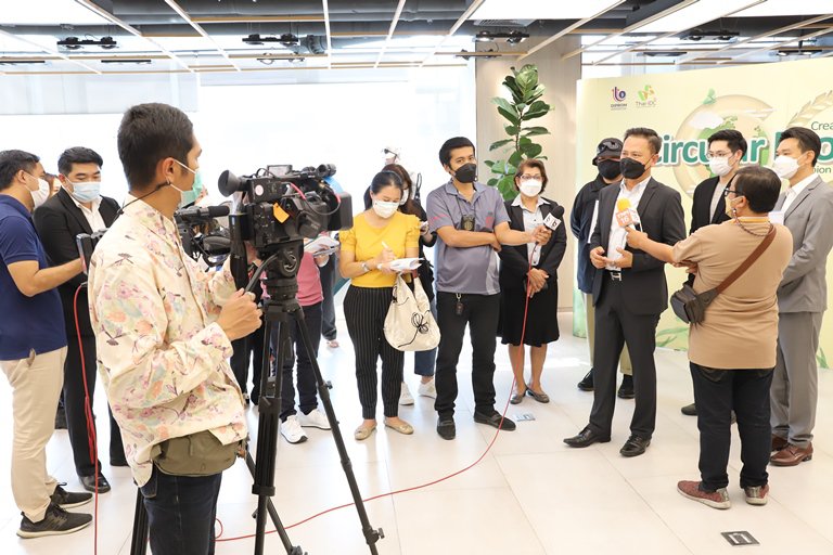 “ดีพร้อม” เปิดทางอุตฯ มุ่ง บีซีจี 12 อุตสาหกรรมเอสเคิร์ฟโต พร้อมสตาร์ท 50 ธุรกิจ "อัพไซคลิ่ง" ปั้นผลิตภัณฑ์จากของเสีย สู่ของสวย สร้างมูลค่าใหม่ในตลาดสินค้ารักษ์โลก