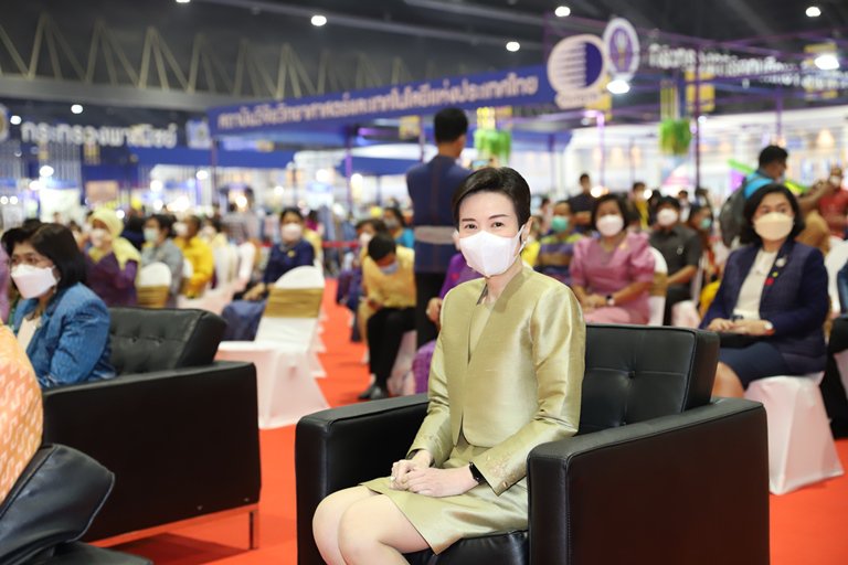 “อธิบดีณัฐพล” ร่วมเปิดงาน “โอทอปไทย สู้ภัยโควิด-19 พร้อมดึง ผปก. ชุมชนเข้าทดสอบตลาด 70 ราย คาดสร้างมูลค่าทางเศรษฐกิจกว่า 10 ลบ.
