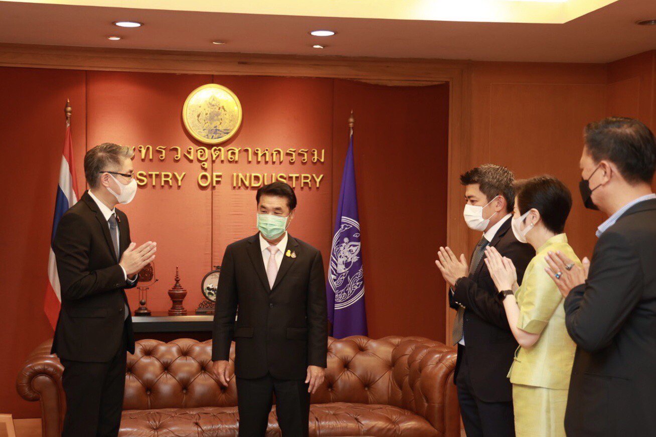ดีพร้อม ร่วมอวยพรปีใหม่ 2565 รมว.สุริยะฯ