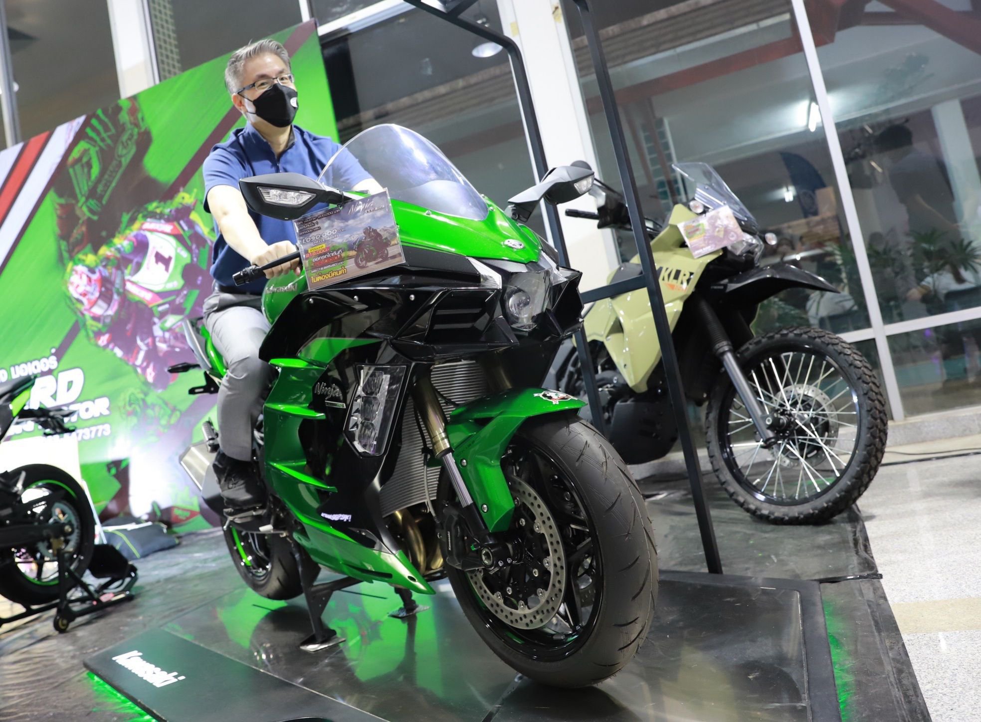 ดีพร้อม ผนึกกำลัง 3 ภาคี เปิดฉาก DIPROM MOTOR SHOW 2022 คาดเงินสะพัดกว่า 150 ล้าน ลุ้นยอดจองอีกกว่า 500 คัน พร้อมดันลำปางสู่ศูนย์อุตสาหกรรมไมซ์