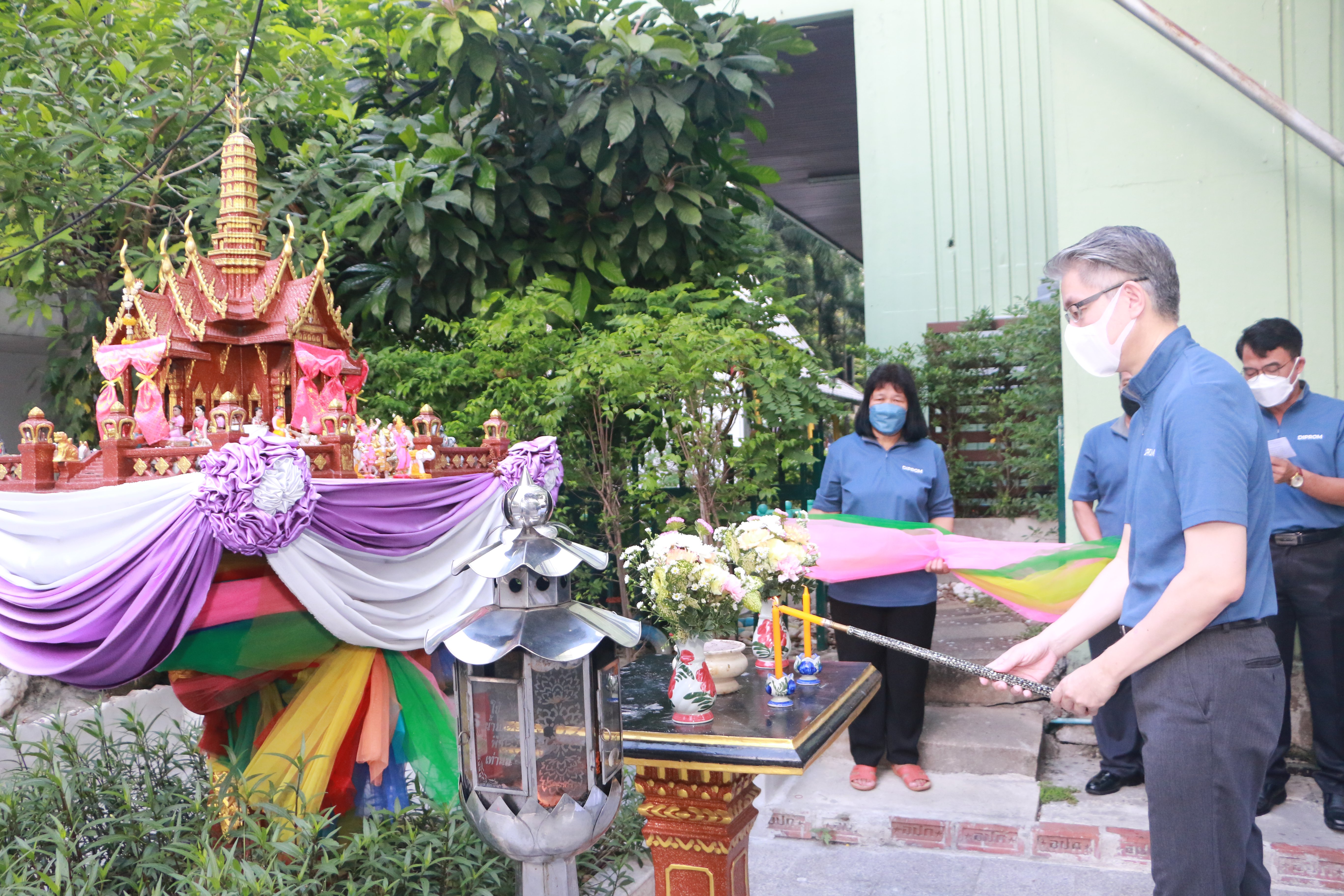 “แม่ทัพณัฐพล” นำเหล่าขุนพลดีพร้อม บวรสรวงสิ่งศักดิ์สิทธิ์ เนื่องในโอกาสครบรอบ 80 ปี ดีพร้อม