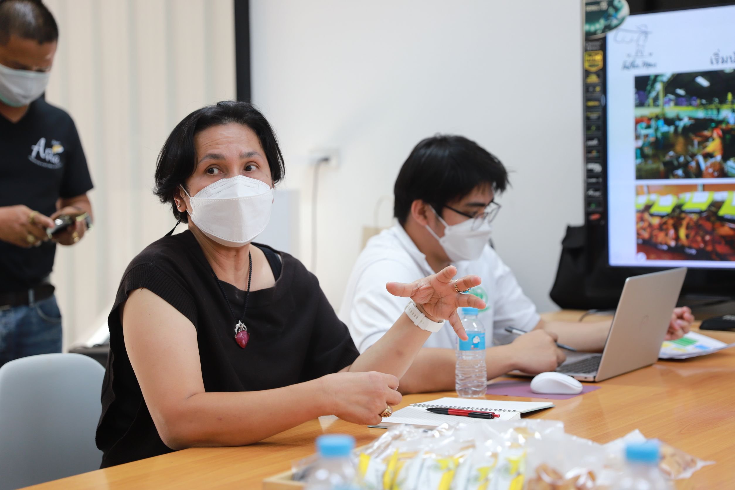 ดีพร้อม ลงพื้นที่เยี่ยมชมสถานประกอบการแปรรูปกล้วยและมะม่วงจากแหล่งผลิตพันธุ์ดีของสุโขทัย