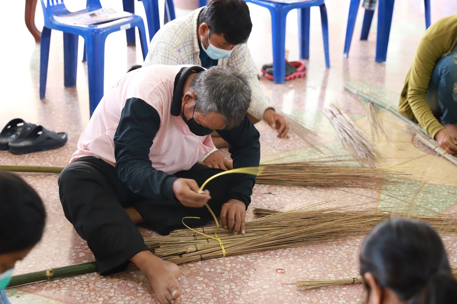 “อธิบดีณัฐพล” ลงพื้นที่เมืองชาละวัน หนุนสร้างอาชีพให้ชุมชน รองรับแรงงานกลับถิ่น พร้อมชูผลิตภัณฑ์ GI และต้นแบบหมู่บ้าน DIPROM CIV ตั้งเป้าดันเศรษฐกิจฐานรากเต็มสูบ