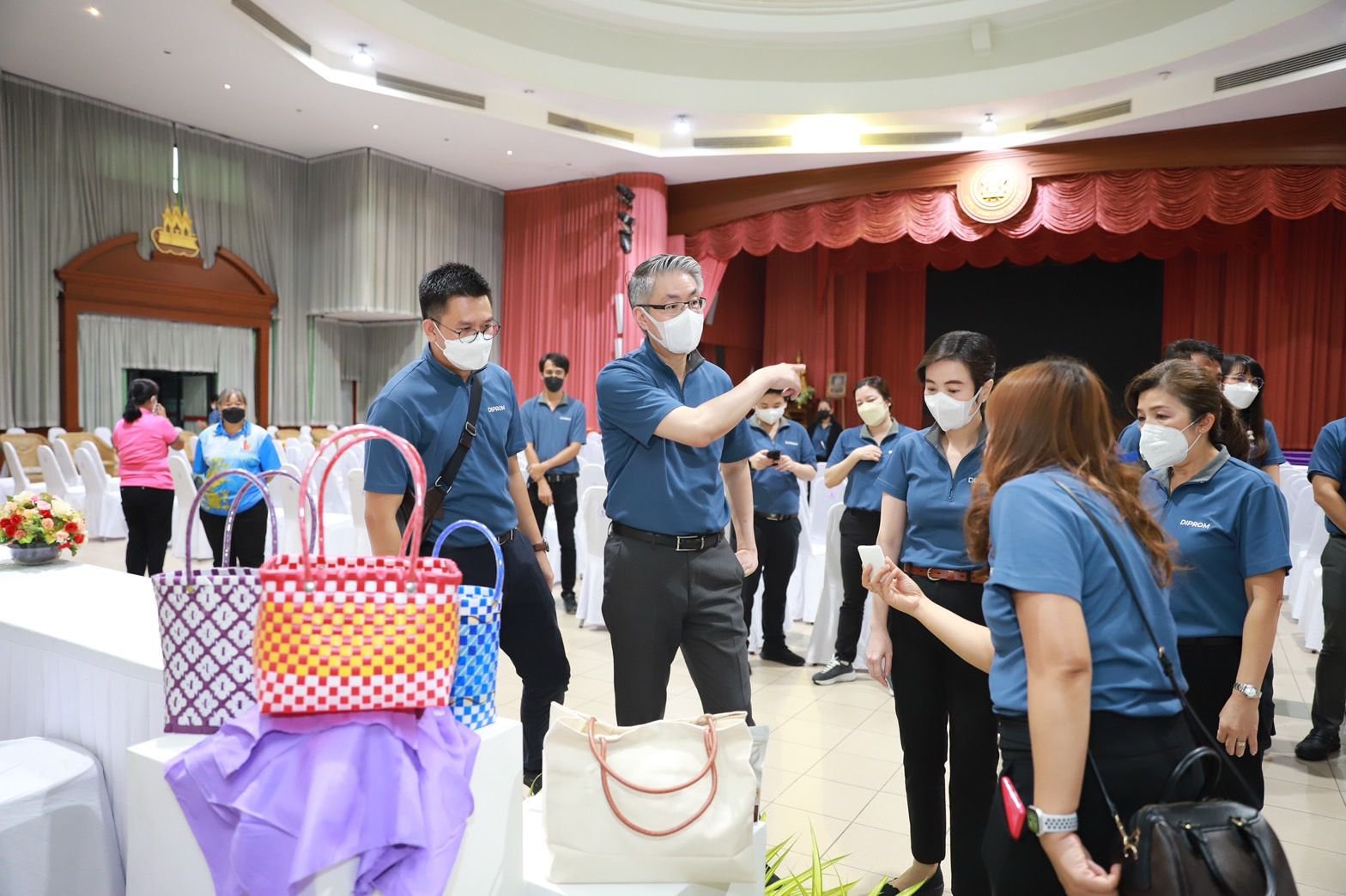 “แม่ทัพณัฐพล” ลงพื้นปากน้ำโพ ตรวจความพร้อมพื้นที่เตรียมจัดงาน DIPROM ยกระดับสินค้าชุมชน กระตุ้นเศรษฐกิจฐานราก นำสู่รายได้คืนถิ่นชุมชน