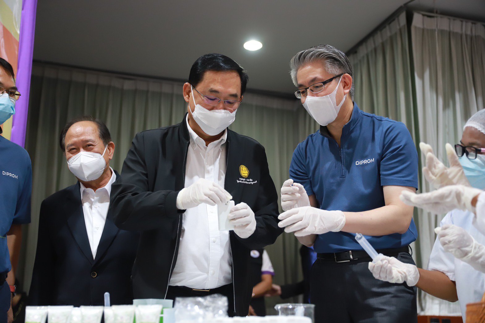 “ดีพร้อม” ลุยฝึกอาชีพระยะสั้น สร้างอาชีพ-รายได้ชาวปากน้ำโพ คาดฟื้นเศรษฐกิจฐานรากและสร้างรายได้เสริมเพิ่มขึ้นกว่า 5 เท่า