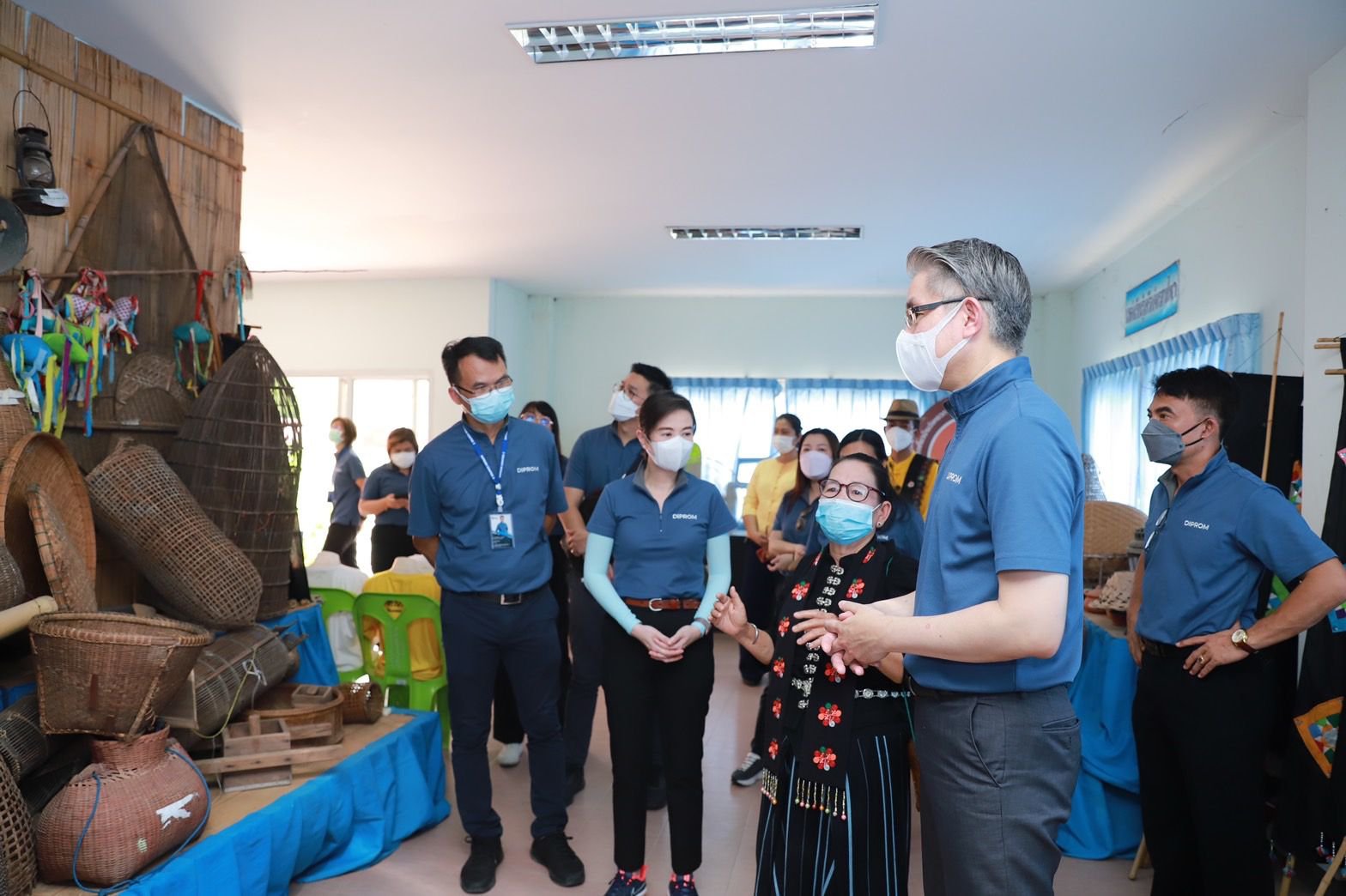 ดีพร้อม โชว์ผลสำเร็จพัฒนาผลิตภัณฑ์อย่างสร้างสรรค์ พร้อมชูบ้านมอญสุดยอดเครื่องปั้นดินเผา