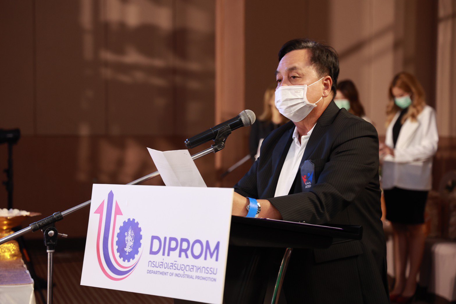 “อธิบดีณัฐพล” ร่วมแสดงความยินดีพร้อมมอบวุฒิบัตรผู้ประกอบการ คพอ. พื้นที่ภาคกลาง เสริมความเข้มแข็งเครือข่ายผู้ประกอบการอย่างยั่งยืน